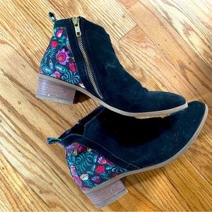 Inkkas Rooster Bootie size 8